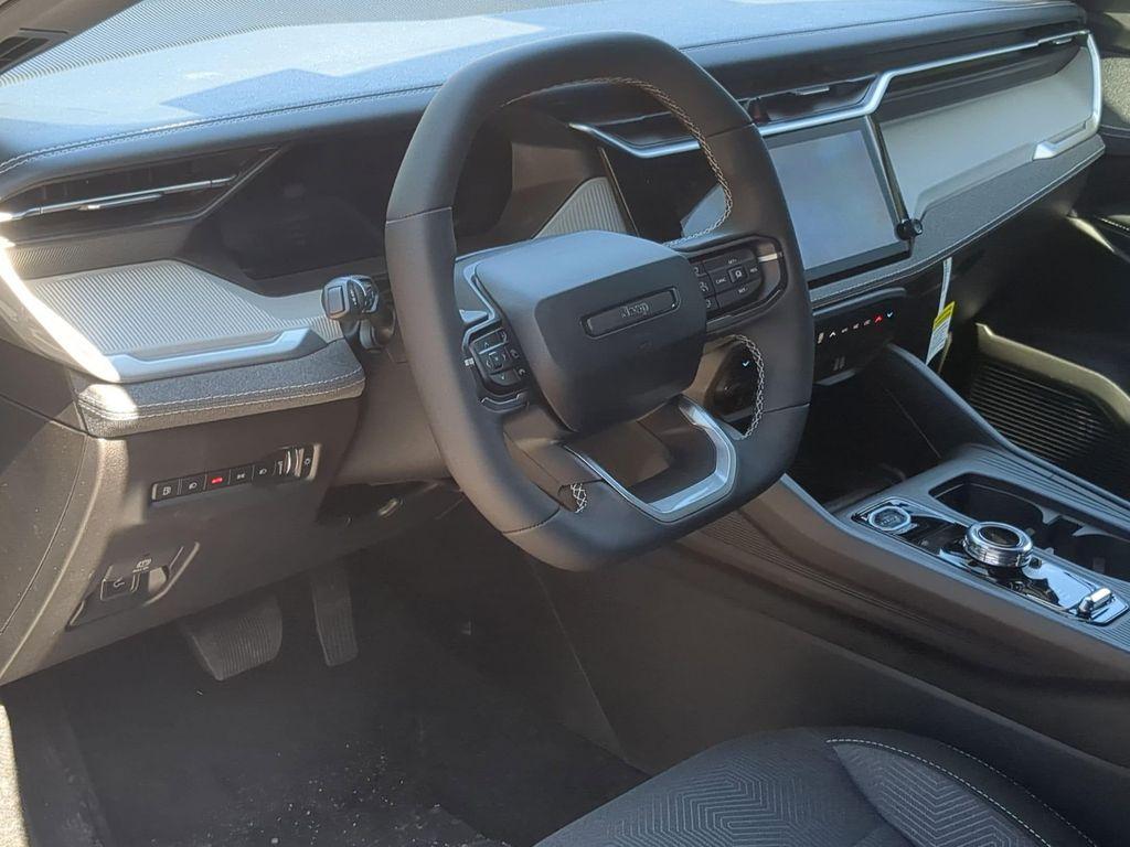 new 2026 Jeep Cherokee car, priced at $38,913
