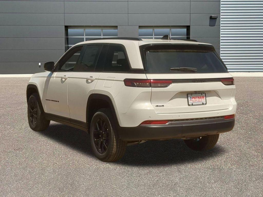 new 2026 Jeep Grand Cherokee car, priced at $43,477