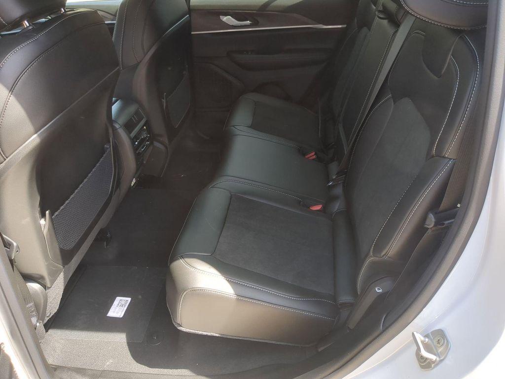new 2026 Jeep Grand Cherokee car, priced at $43,477
