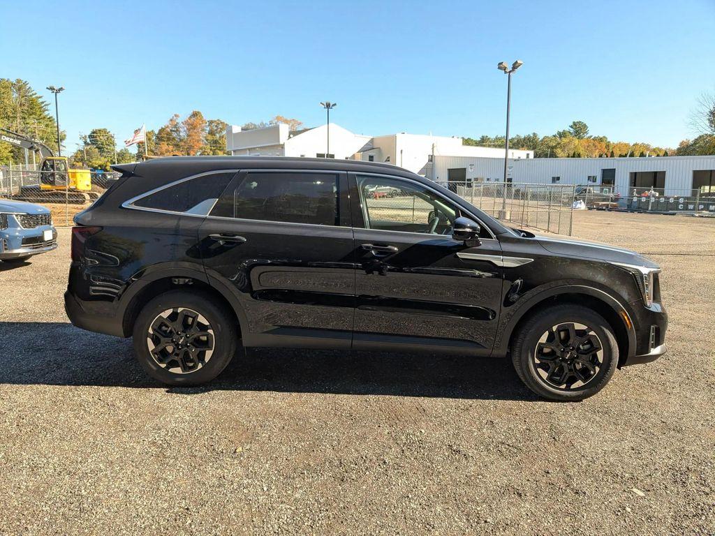 new 2026 Kia Sorento car, priced at $35,284
