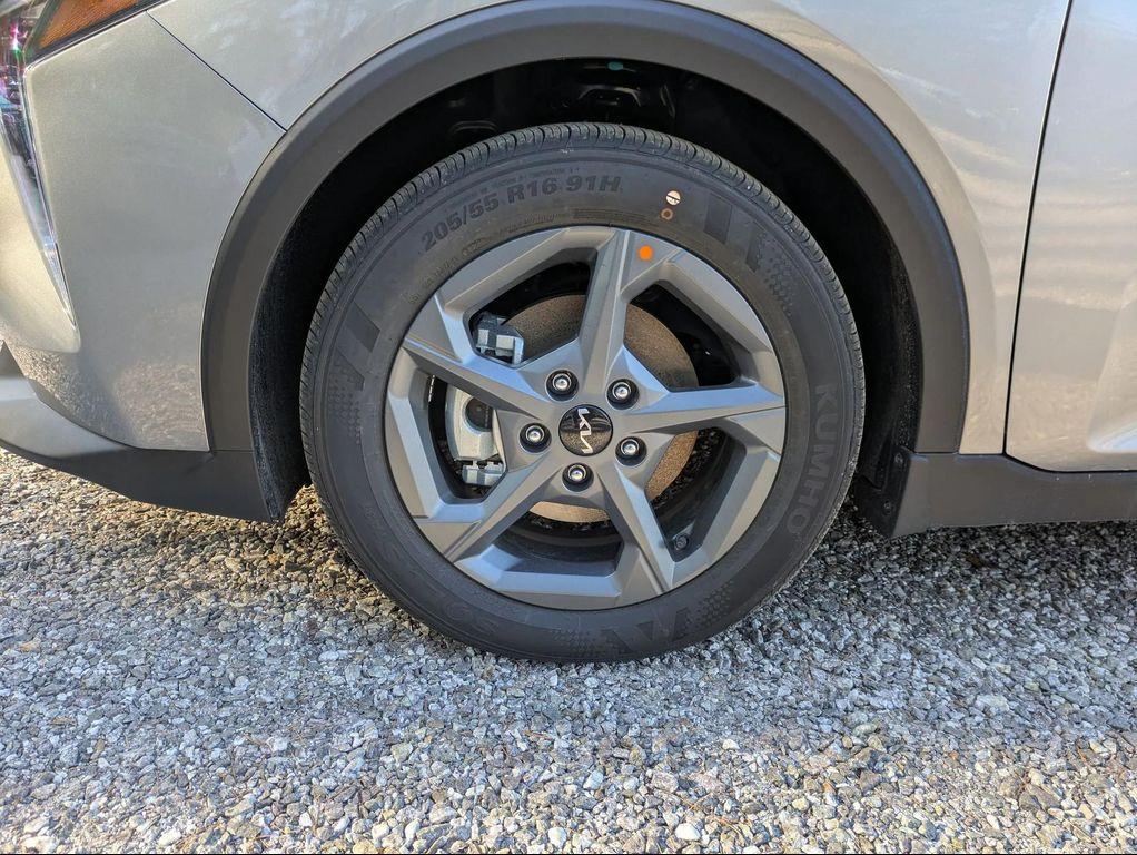 new 2025 Kia K4 car, priced at $24,096