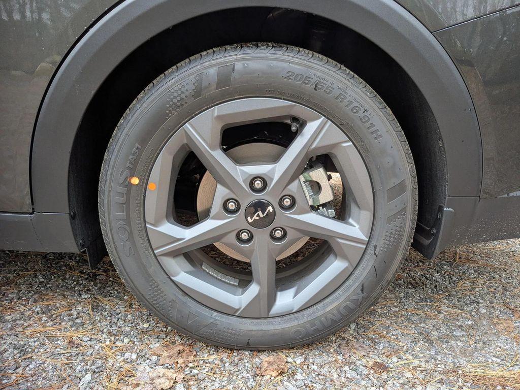 new 2025 Kia K4 car, priced at $24,096