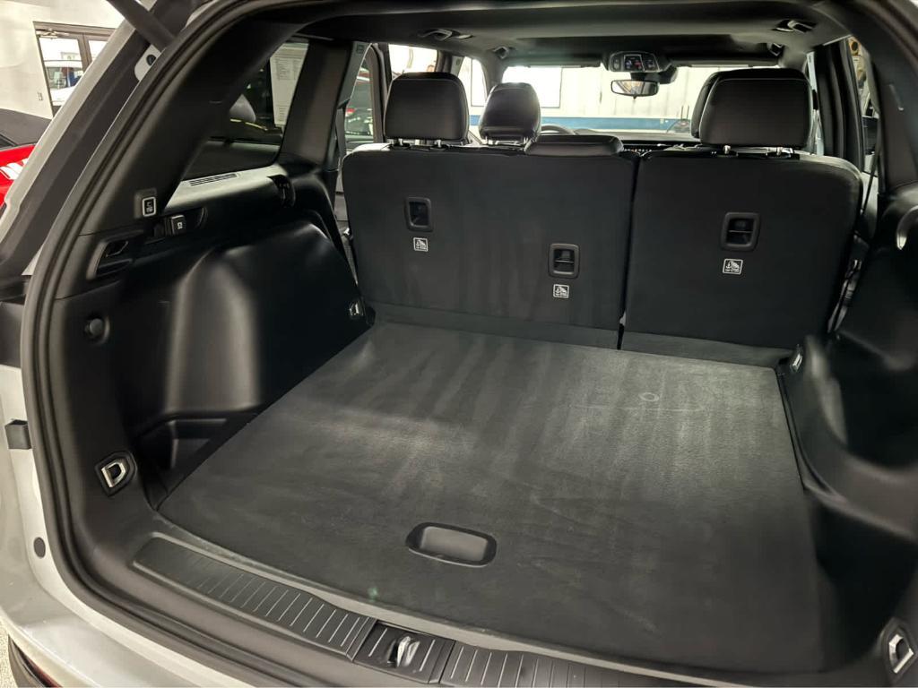 used 2024 Jeep Grand Cherokee car, priced at $36,995