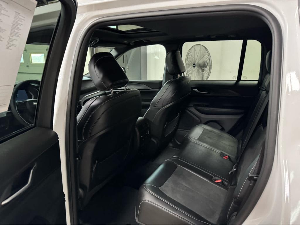 used 2024 Jeep Grand Cherokee car, priced at $36,995