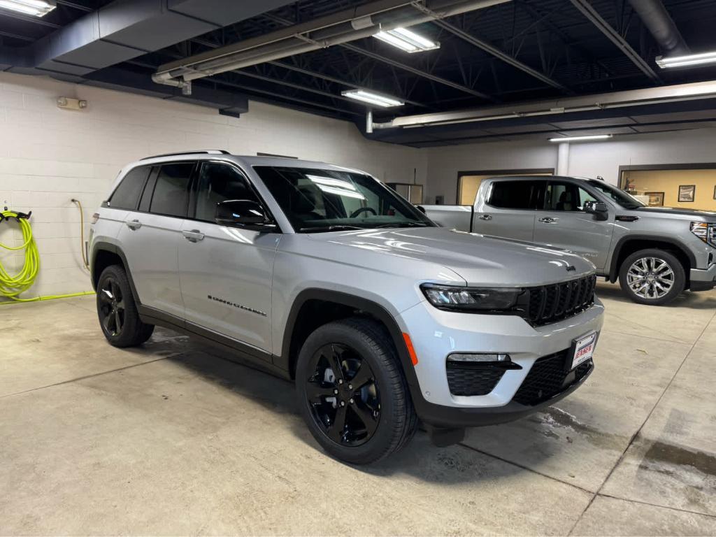 new 2025 Jeep Grand Cherokee car, priced at $56,655