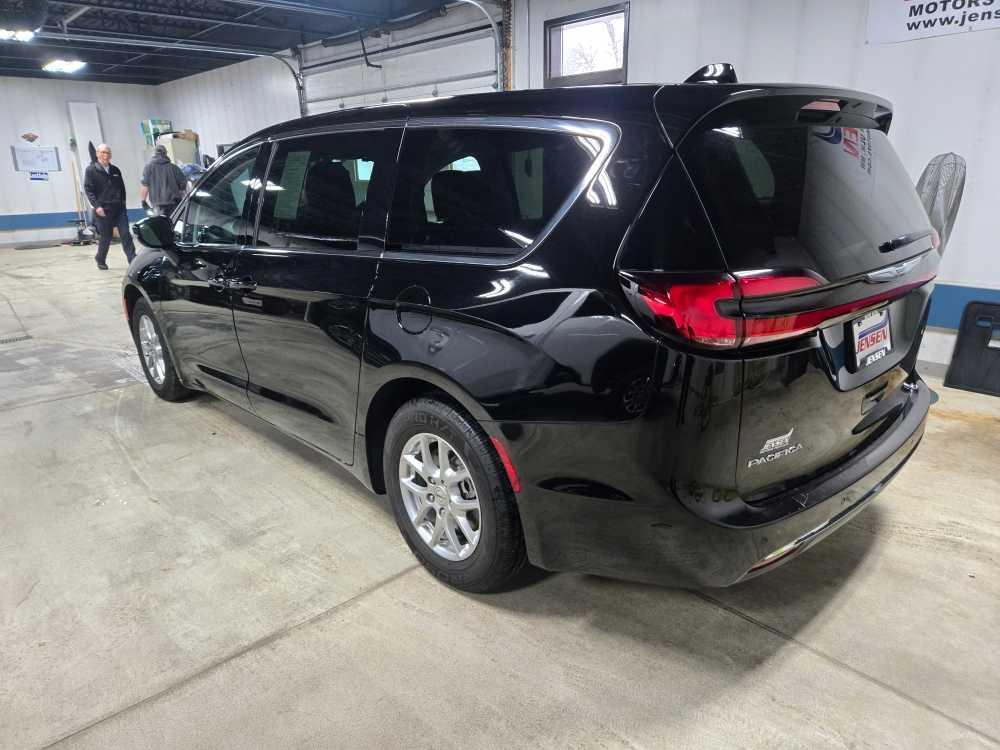 used 2024 Chrysler Pacifica car, priced at $28,995