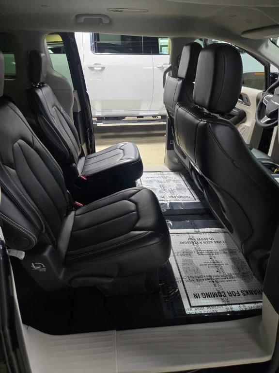 used 2024 Chrysler Pacifica car, priced at $28,995