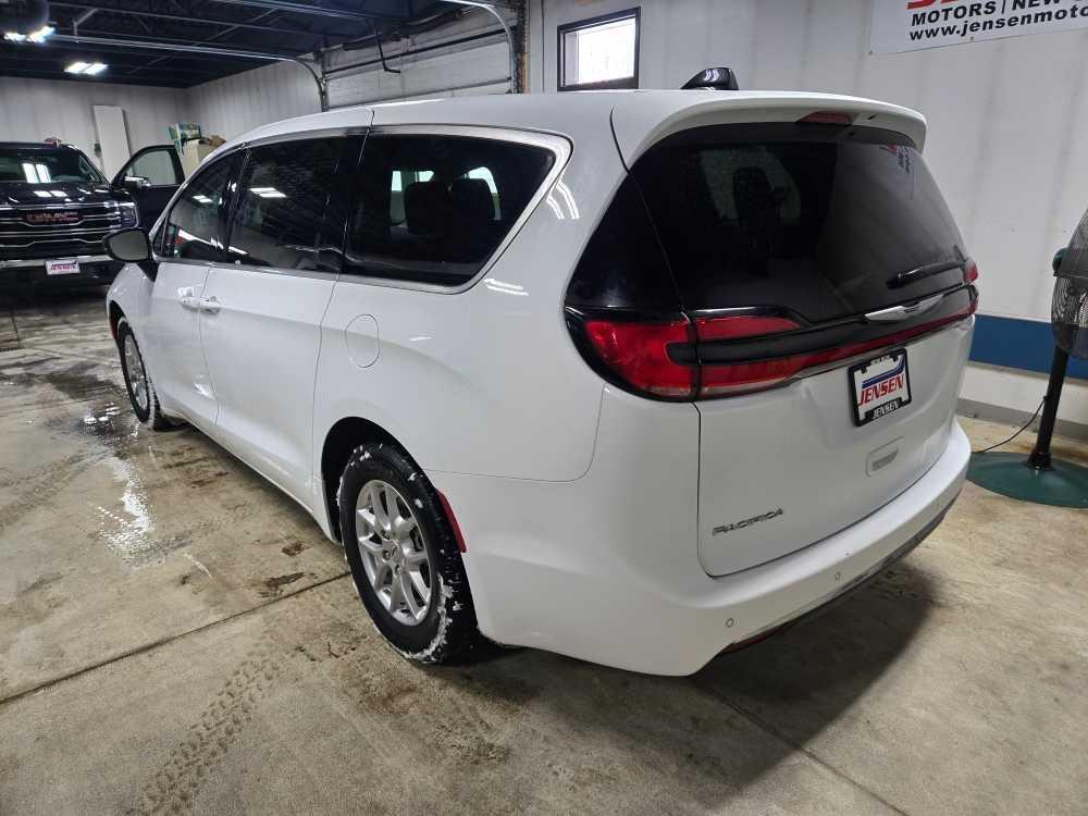 used 2024 Chrysler Pacifica car, priced at $28,995