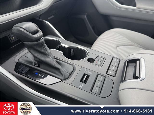 used 2022 Toyota Highlander car, priced at $26,595