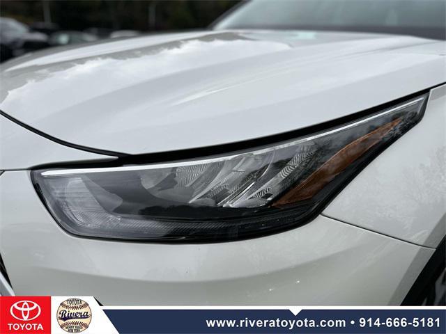 used 2020 Toyota Highlander Hybrid car