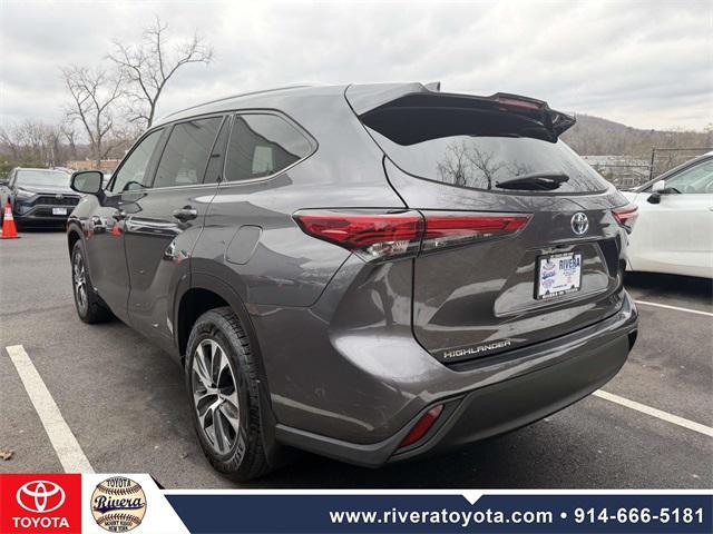 used 2021 Toyota Highlander Hybrid car, priced at $28,595