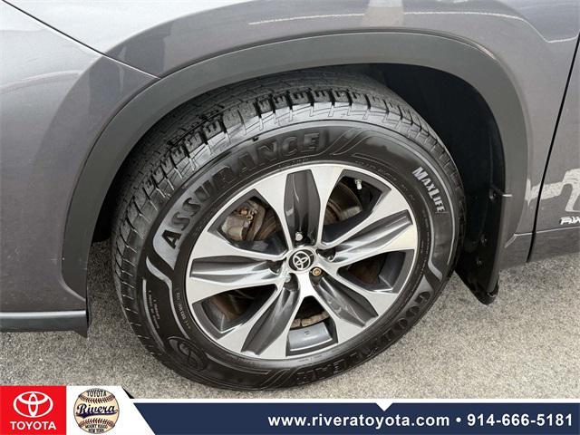 used 2021 Toyota Highlander Hybrid car, priced at $28,595