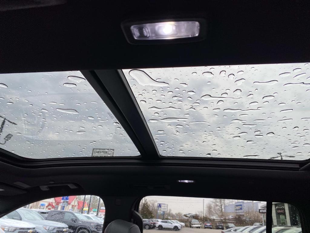 used 2025 Chevrolet Traverse car, priced at $48,995