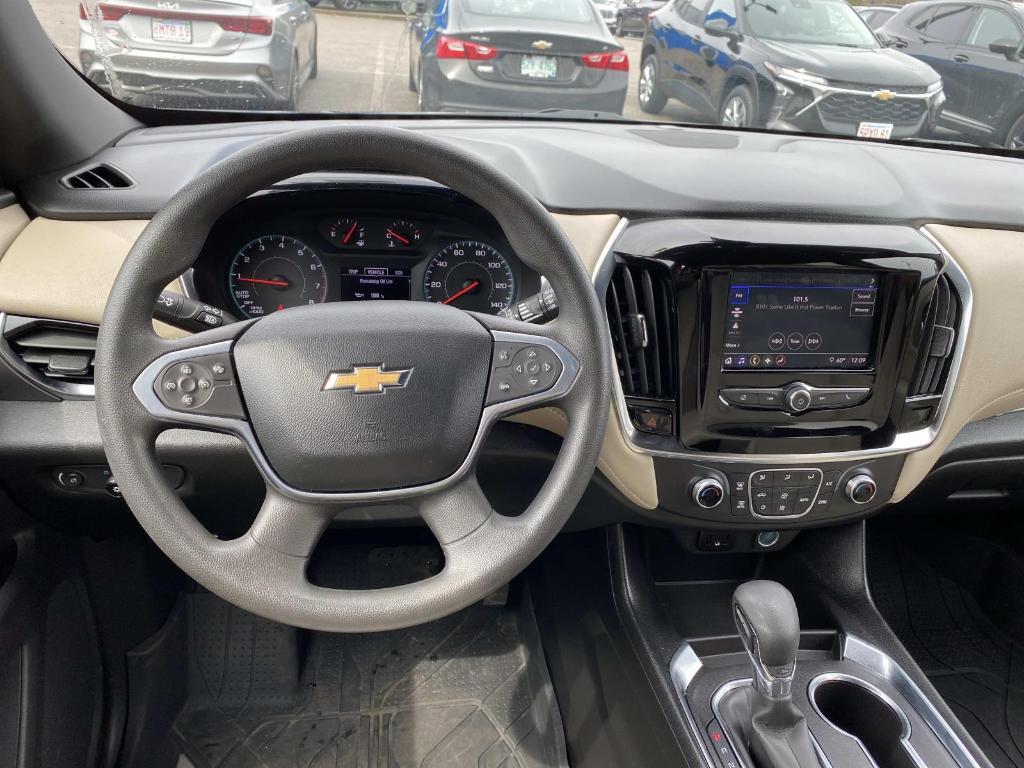used 2024 Chevrolet Traverse Limited car, priced at $31,995
