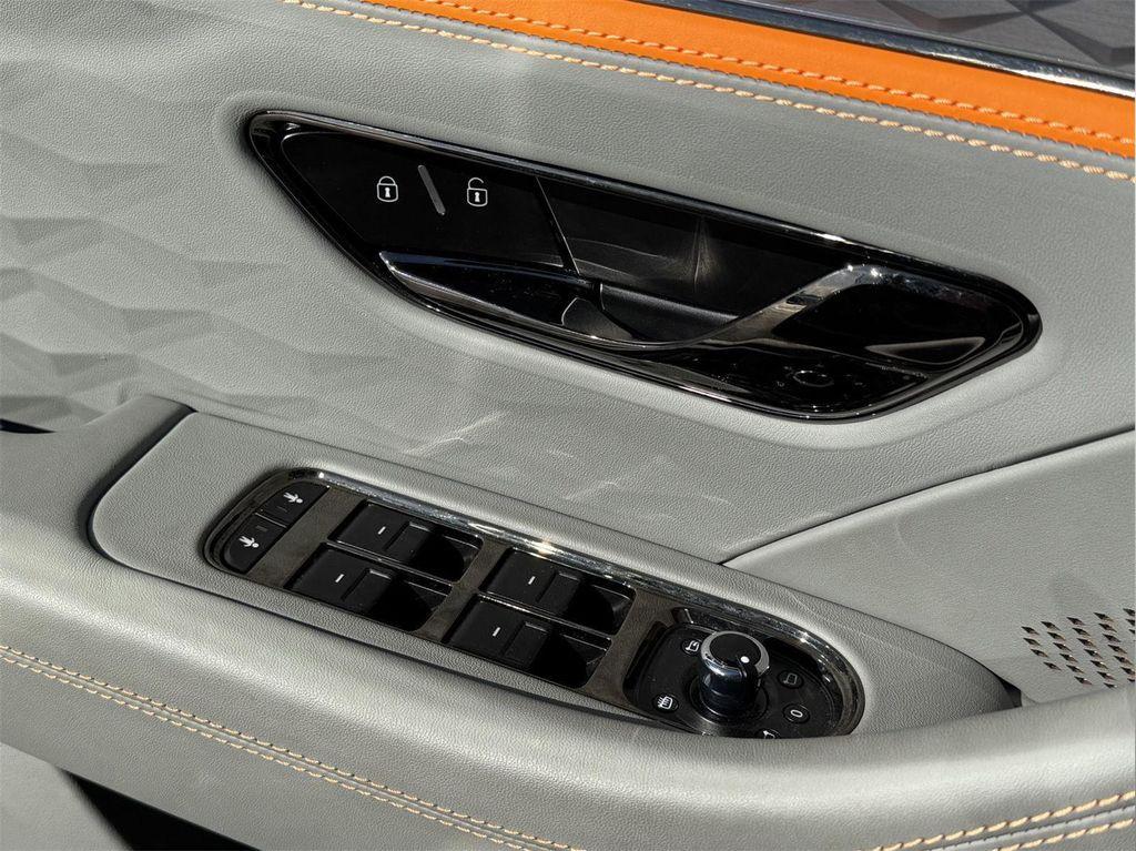 new 2025 Bentley Flying Spur car