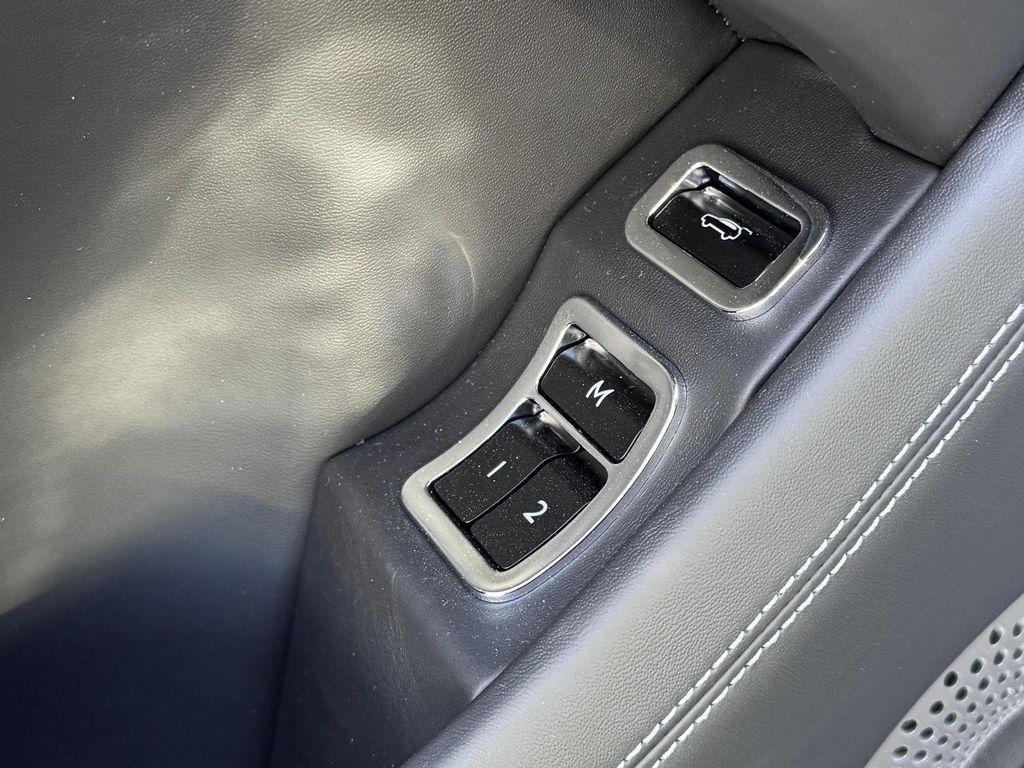 new 2025 Bentley Bentayga car