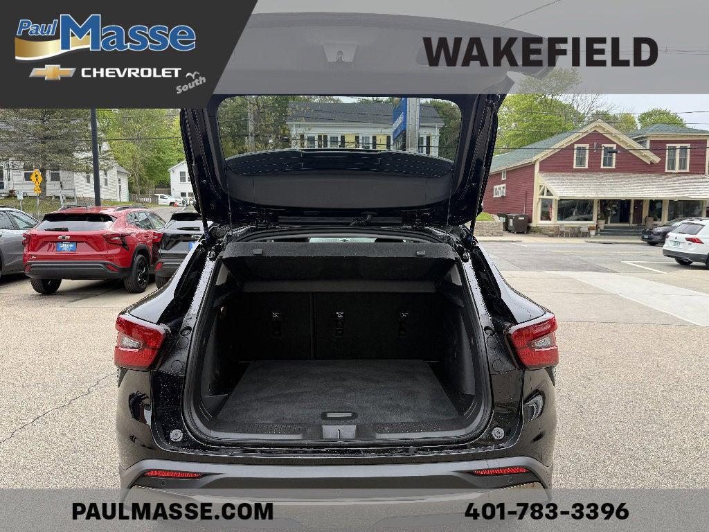 used 2025 Chevrolet Trax car, priced at $23,387