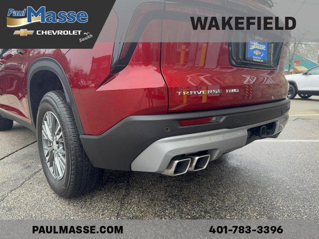 used 2024 Chevrolet Traverse car, priced at $32,187