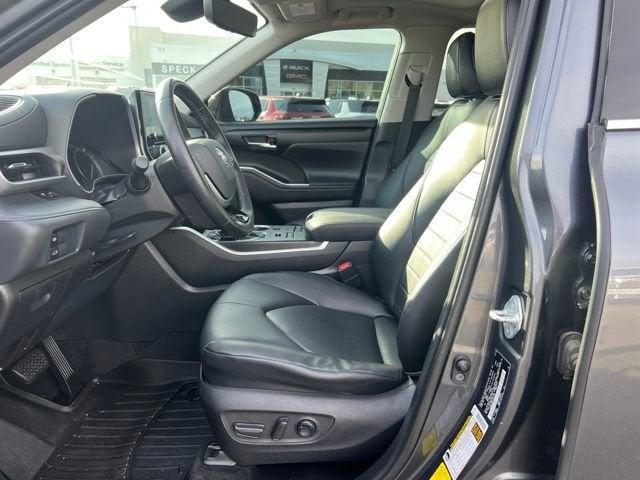 used 2020 Toyota Highlander car, priced at $29,491