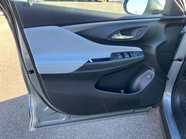 new 2025 Buick Envista car, priced at $25,375