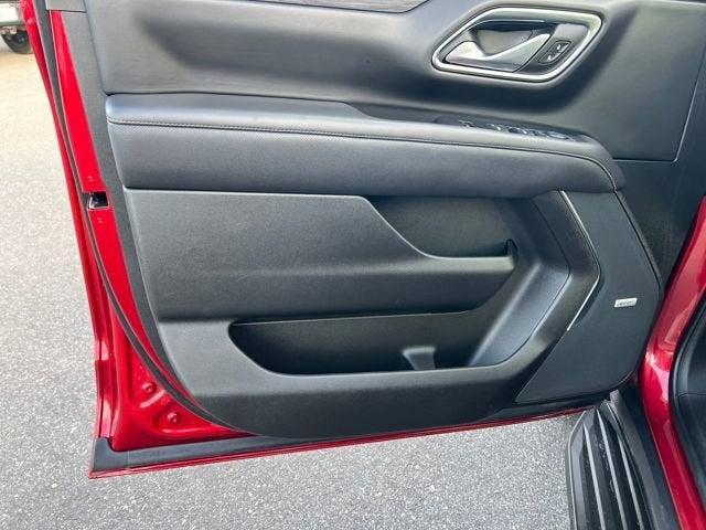 used 2024 GMC Yukon XL car, priced at $62,991