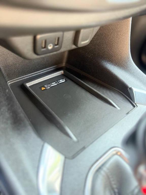 used 2023 Chevrolet Traverse car, priced at $25,299