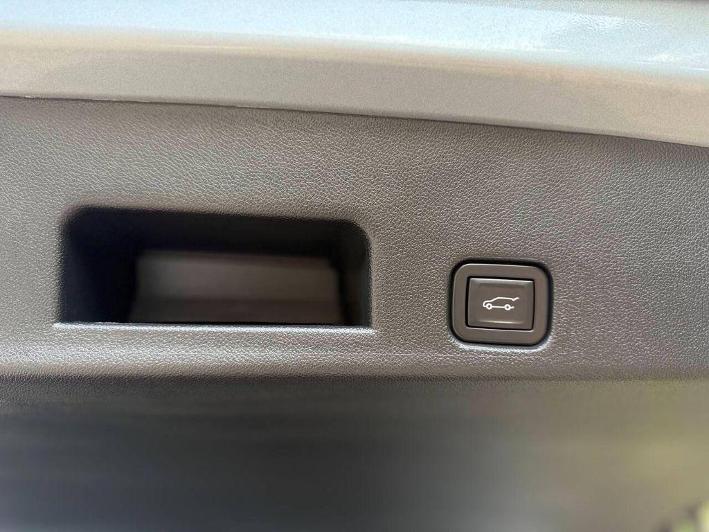 used 2024 GMC Acadia car, priced at $30,999