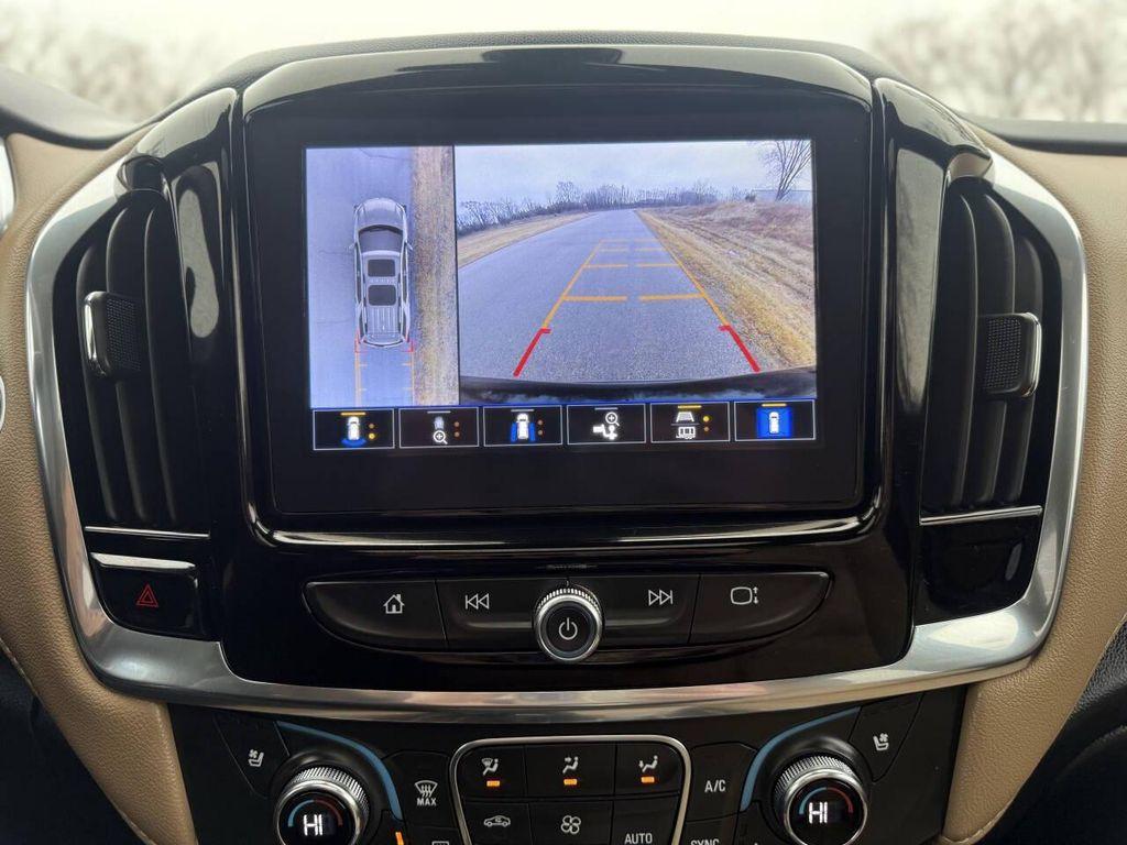 used 2023 Chevrolet Traverse car, priced at $30,499