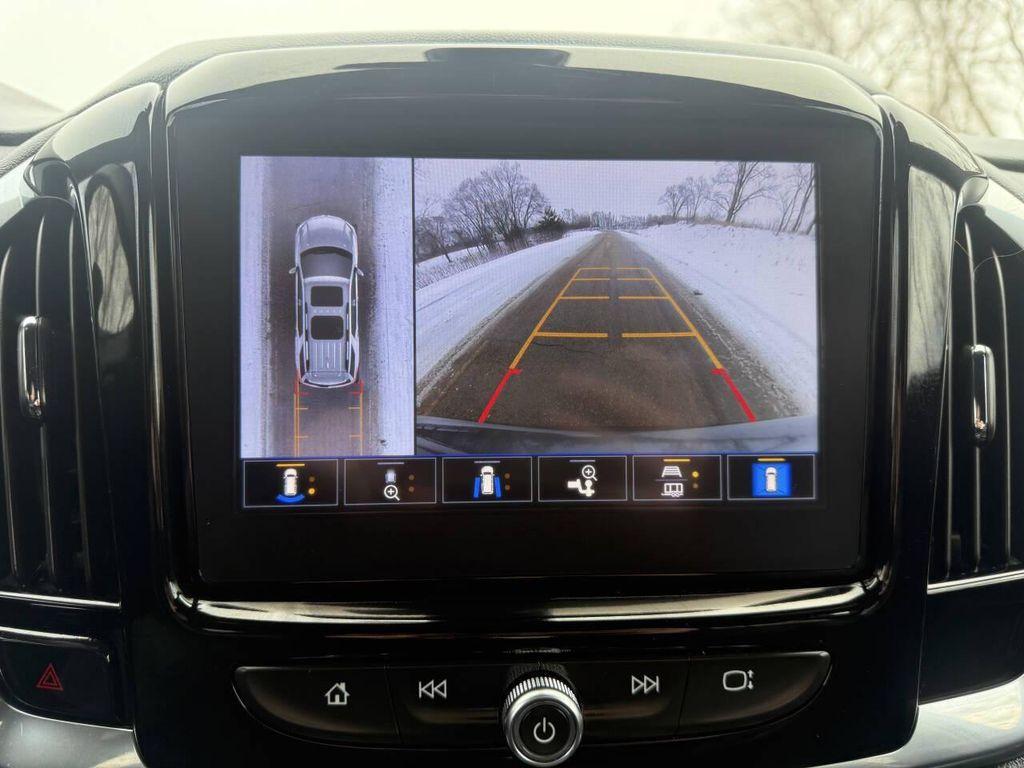 used 2023 Chevrolet Traverse car, priced at $26,999