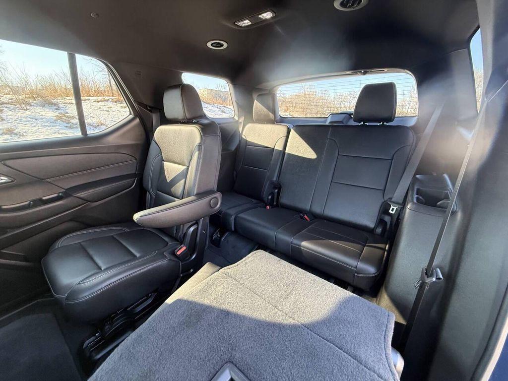 used 2023 Chevrolet Traverse car, priced at $25,999