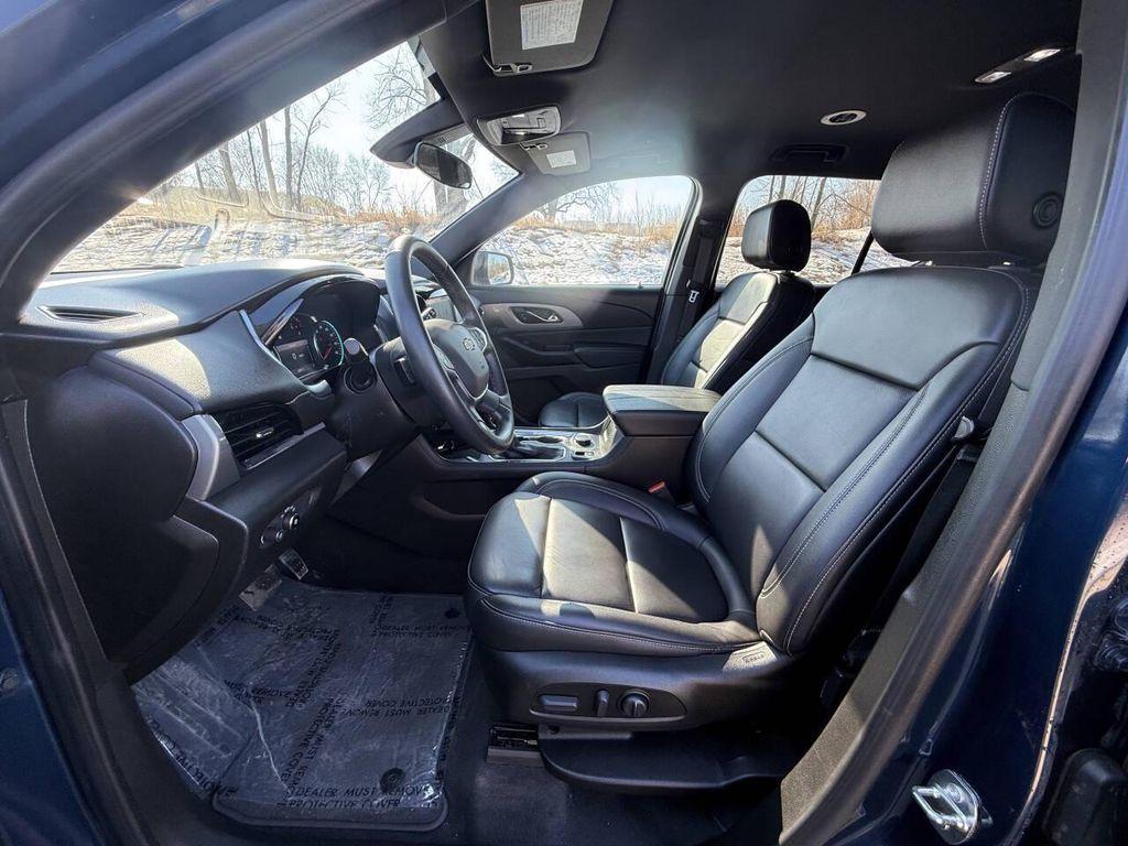 used 2023 Chevrolet Traverse car, priced at $25,999