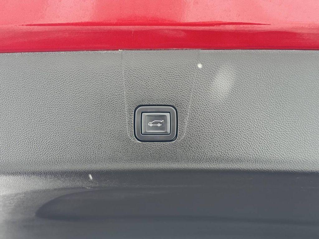 used 2023 Chevrolet Traverse car, priced at $31,499