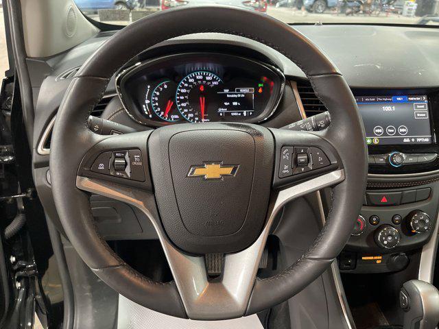 2022 Mosaic Black Metallic Chevrolet Trax