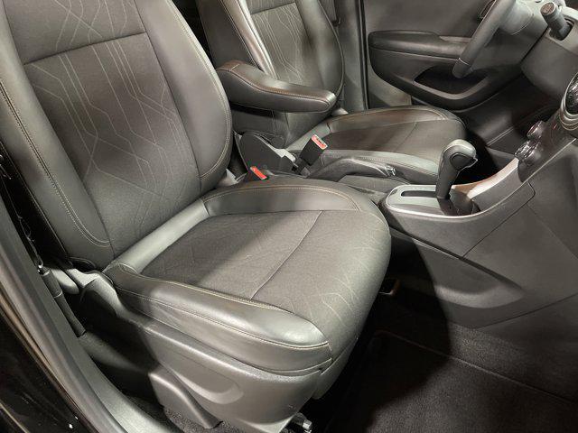 2022 Mosaic Black Metallic Chevrolet Trax