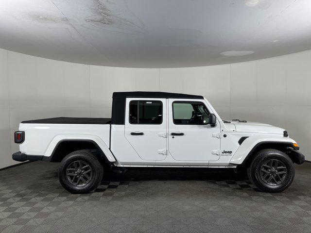 used 2024 Jeep Gladiator car, priced at $32,997
