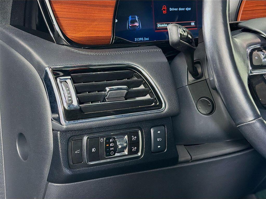 used 2024 Lincoln Navigator car, priced at $64,497