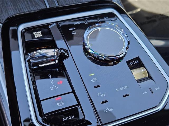 new 2025 BMW 760 car, priced at $129,625