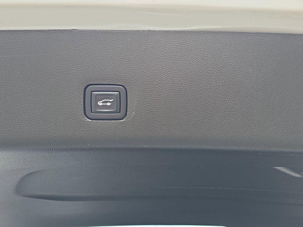 used 2022 Chevrolet Traverse car, priced at $25,991