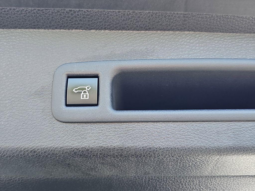 used 2025 Toyota Sienna car, priced at $46,691