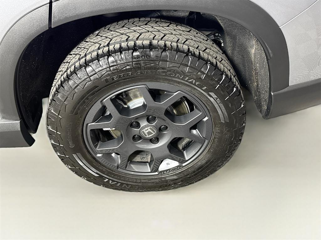 used 2025 Honda Pilot car, priced at $43,198