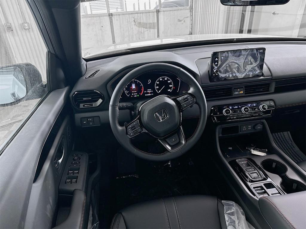used 2025 Honda Pilot car, priced at $43,198
