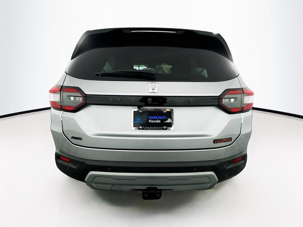 used 2025 Honda Pilot car, priced at $43,198