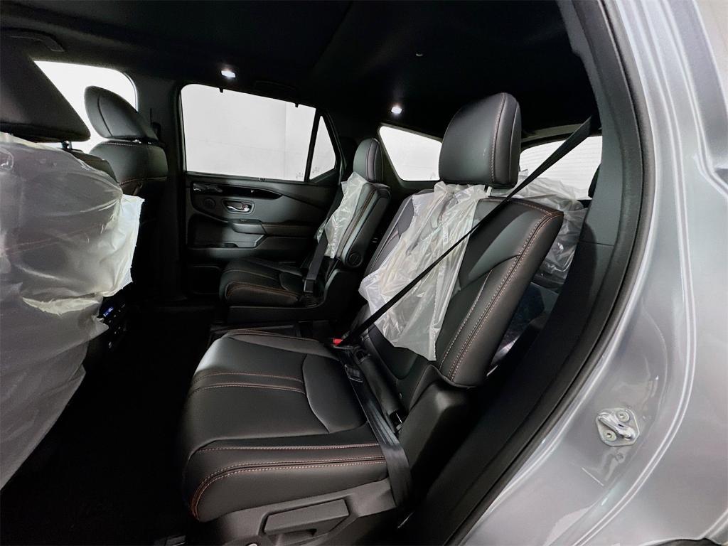 used 2025 Honda Pilot car, priced at $43,198