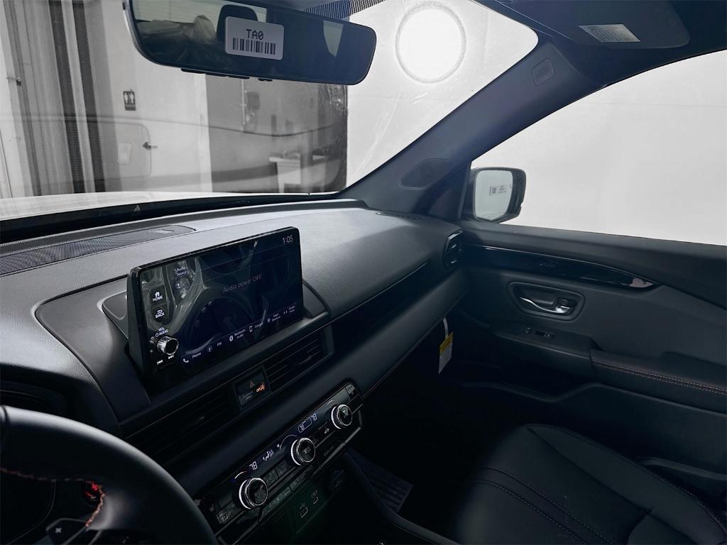 used 2025 Honda Pilot car, priced at $43,198