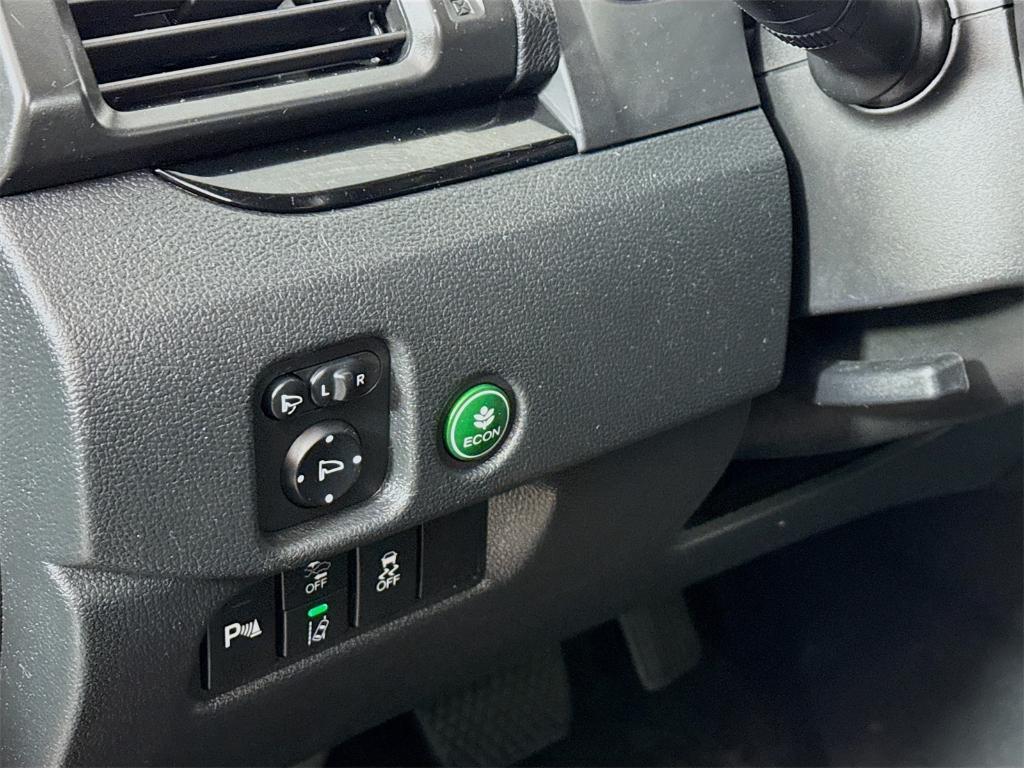 used 2021 Honda Pilot car, priced at $25,998