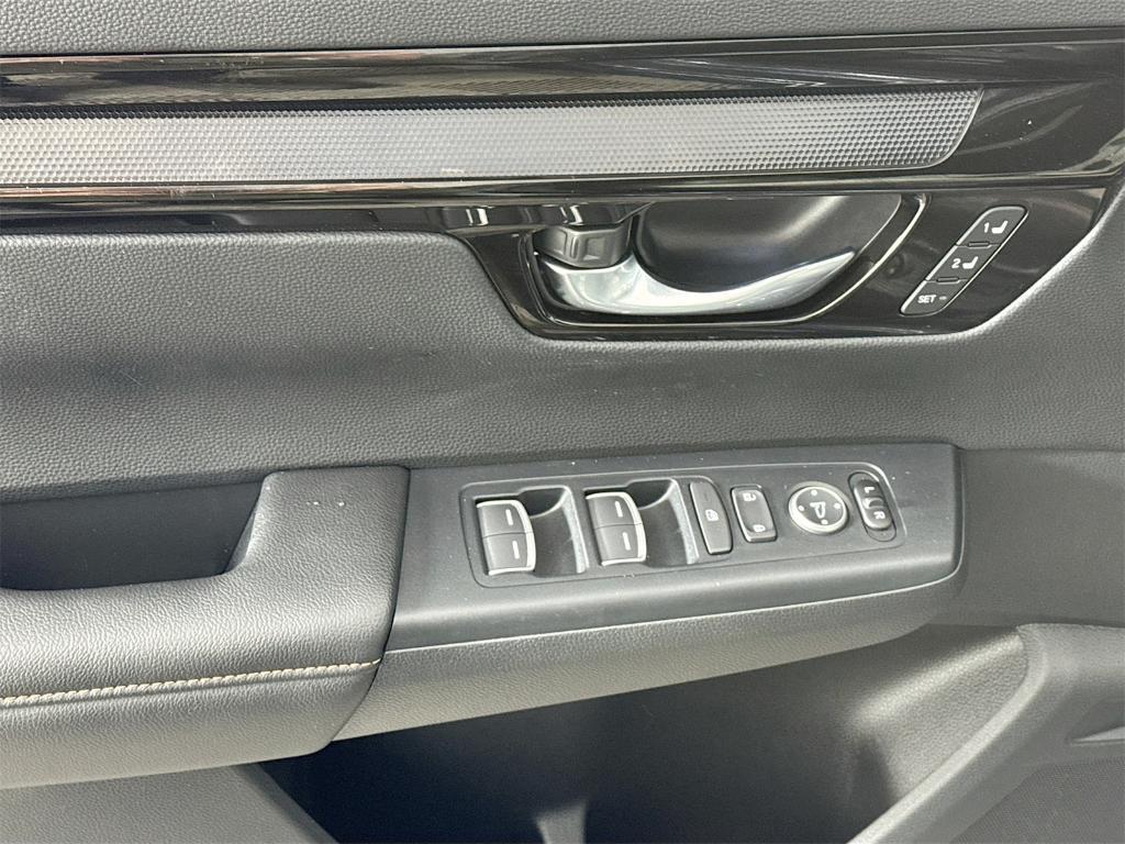 used 2025 Honda CR-V Hybrid car, priced at $36,777