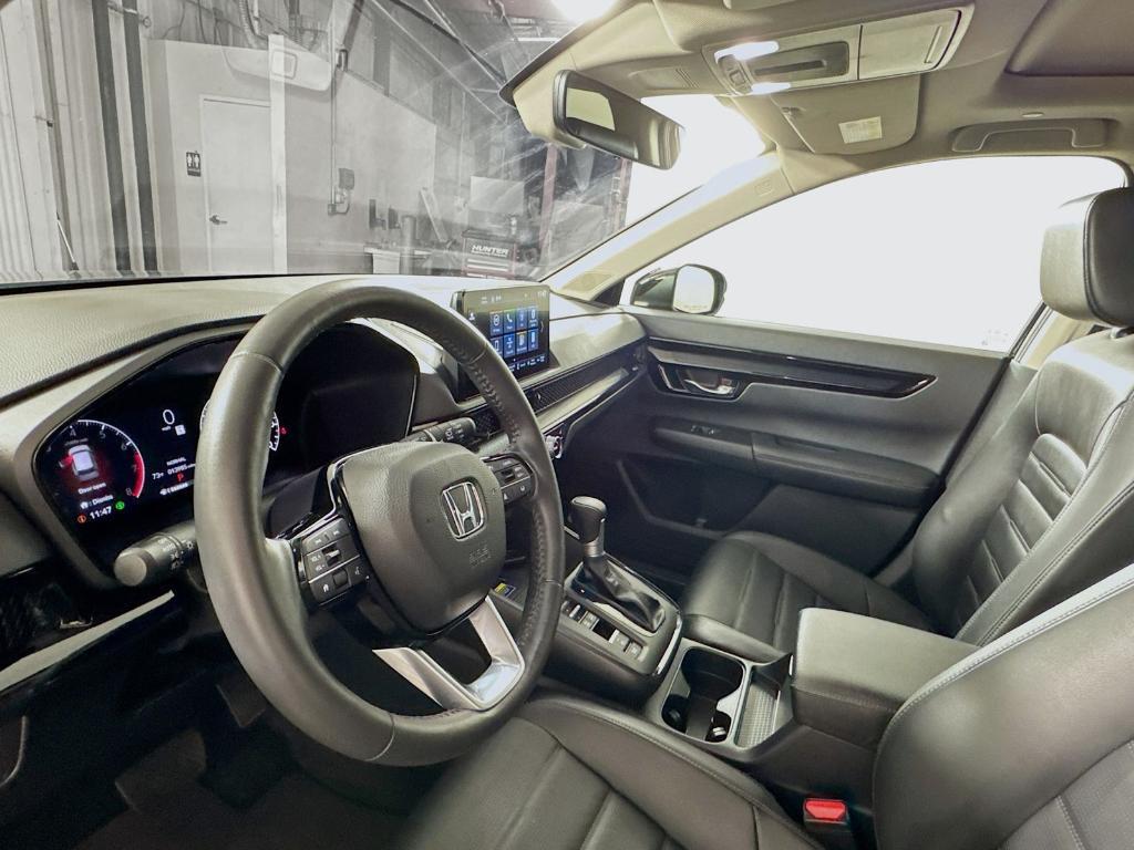used 2025 Honda CR-V Hybrid car, priced at $38,494