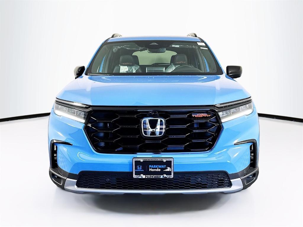 new 2025 Honda Pilot car, priced at $51,830