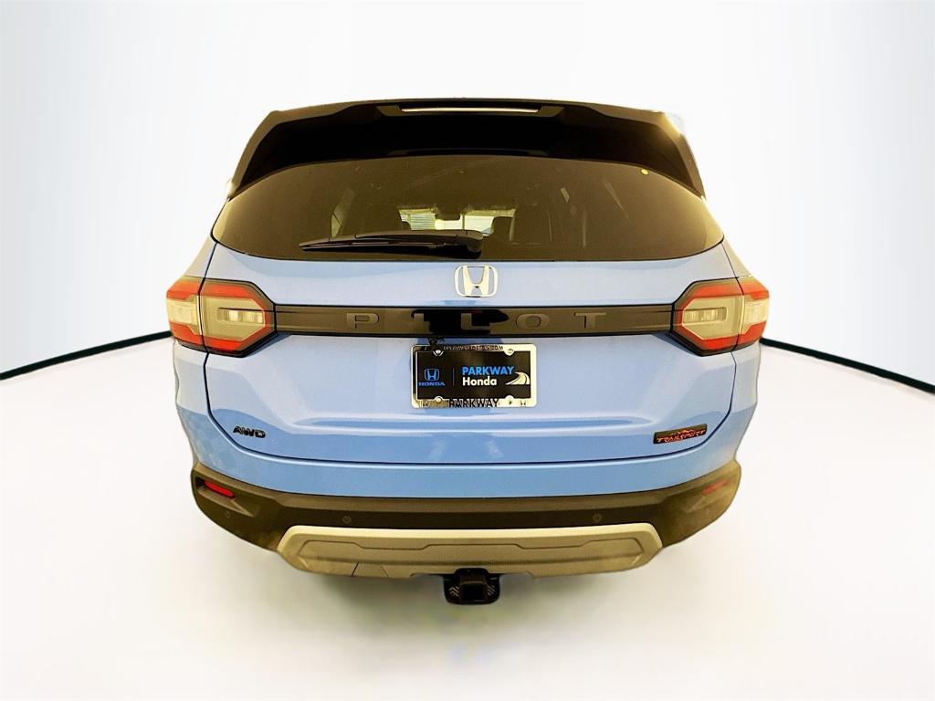 new 2025 Honda Pilot car, priced at $51,830