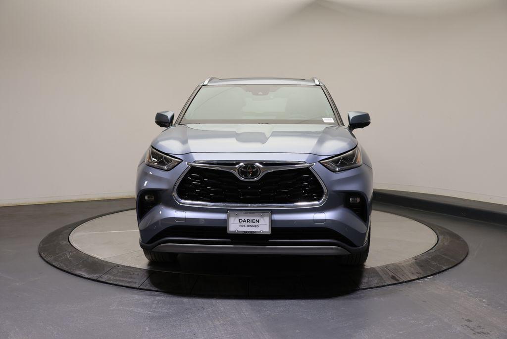 used 2023 Toyota Highlander car, priced at $38,505